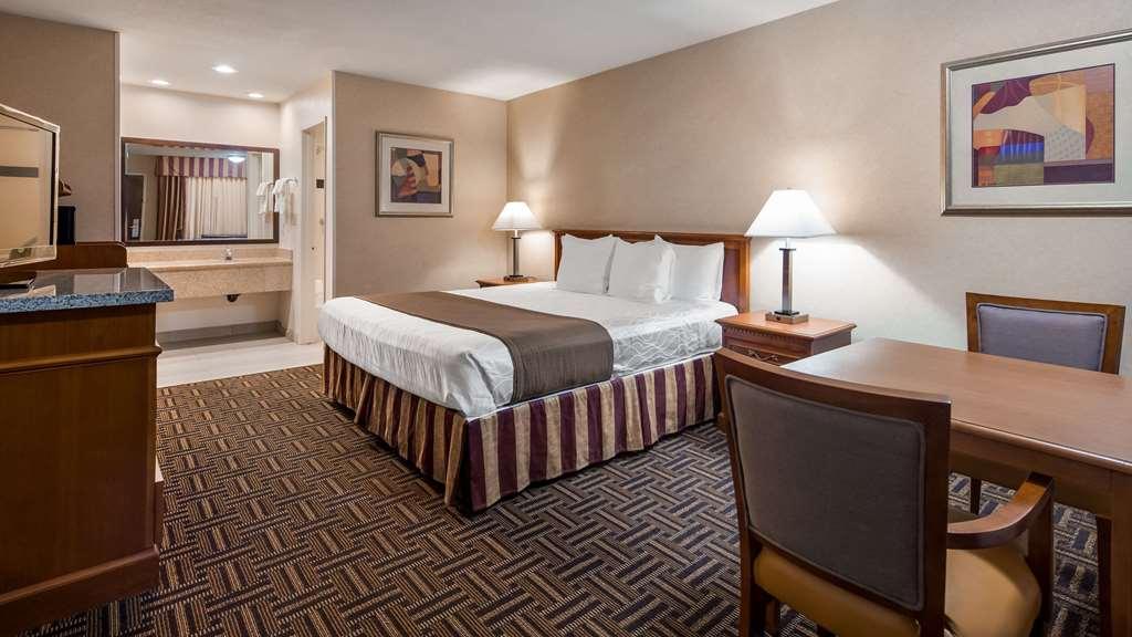 Best Western Norwalk Inn Exterior photo