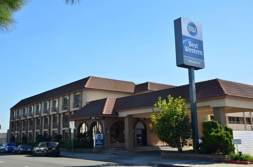 Best Western Norwalk Inn Exterior photo