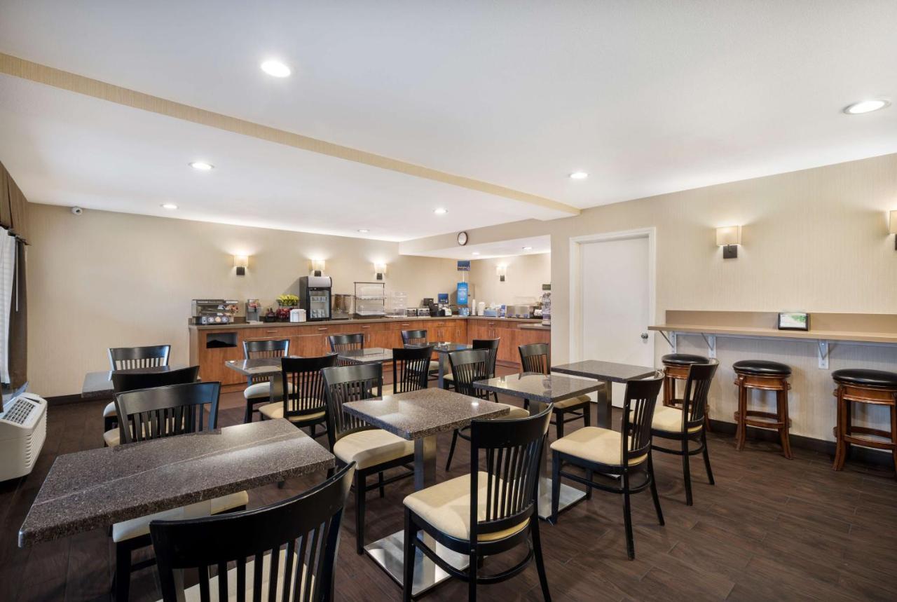 Best Western Norwalk Inn Exterior photo