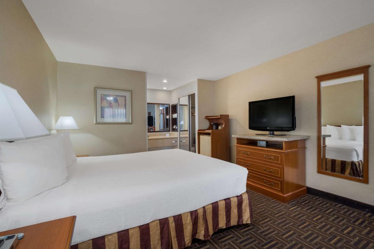 Best Western Norwalk Inn Exterior photo