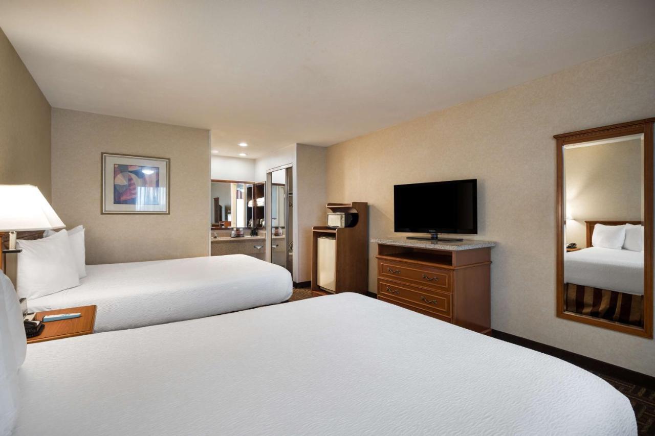 Best Western Norwalk Inn Exterior photo