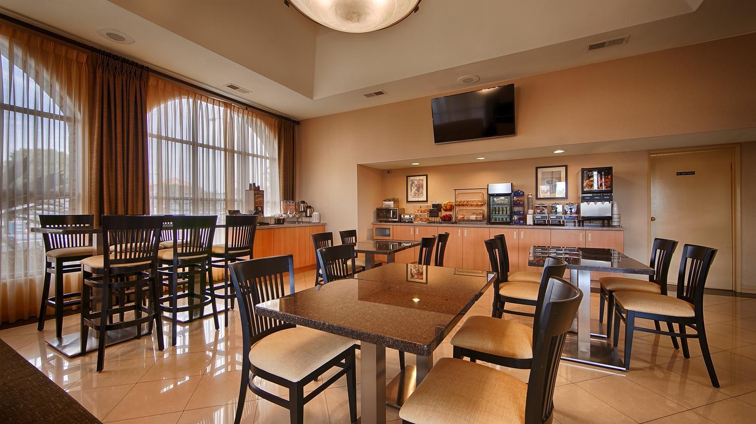 Best Western Norwalk Inn Exterior photo
