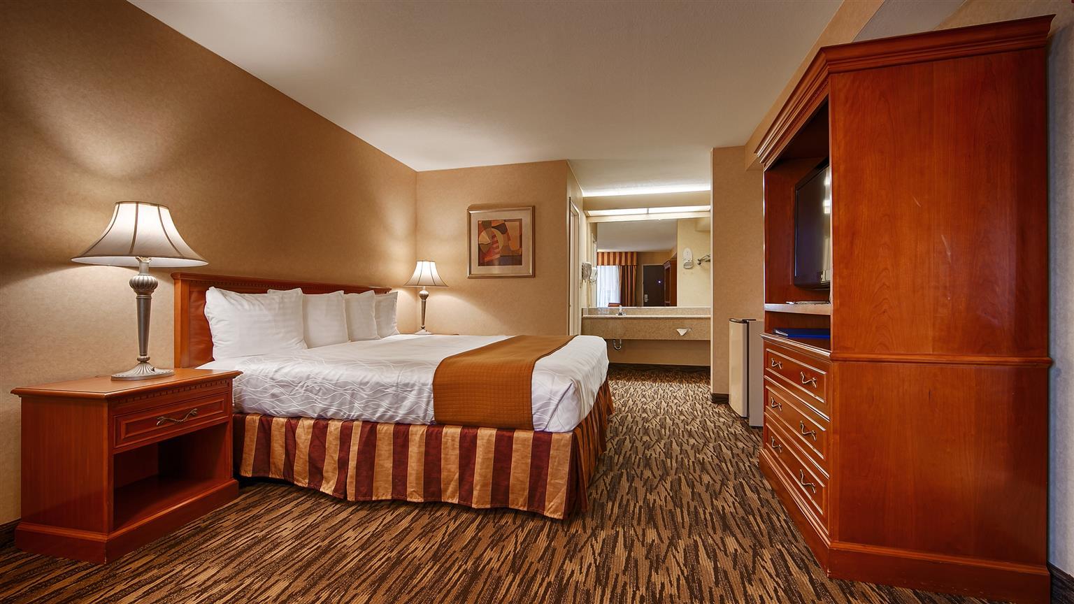 Best Western Norwalk Inn Exterior photo