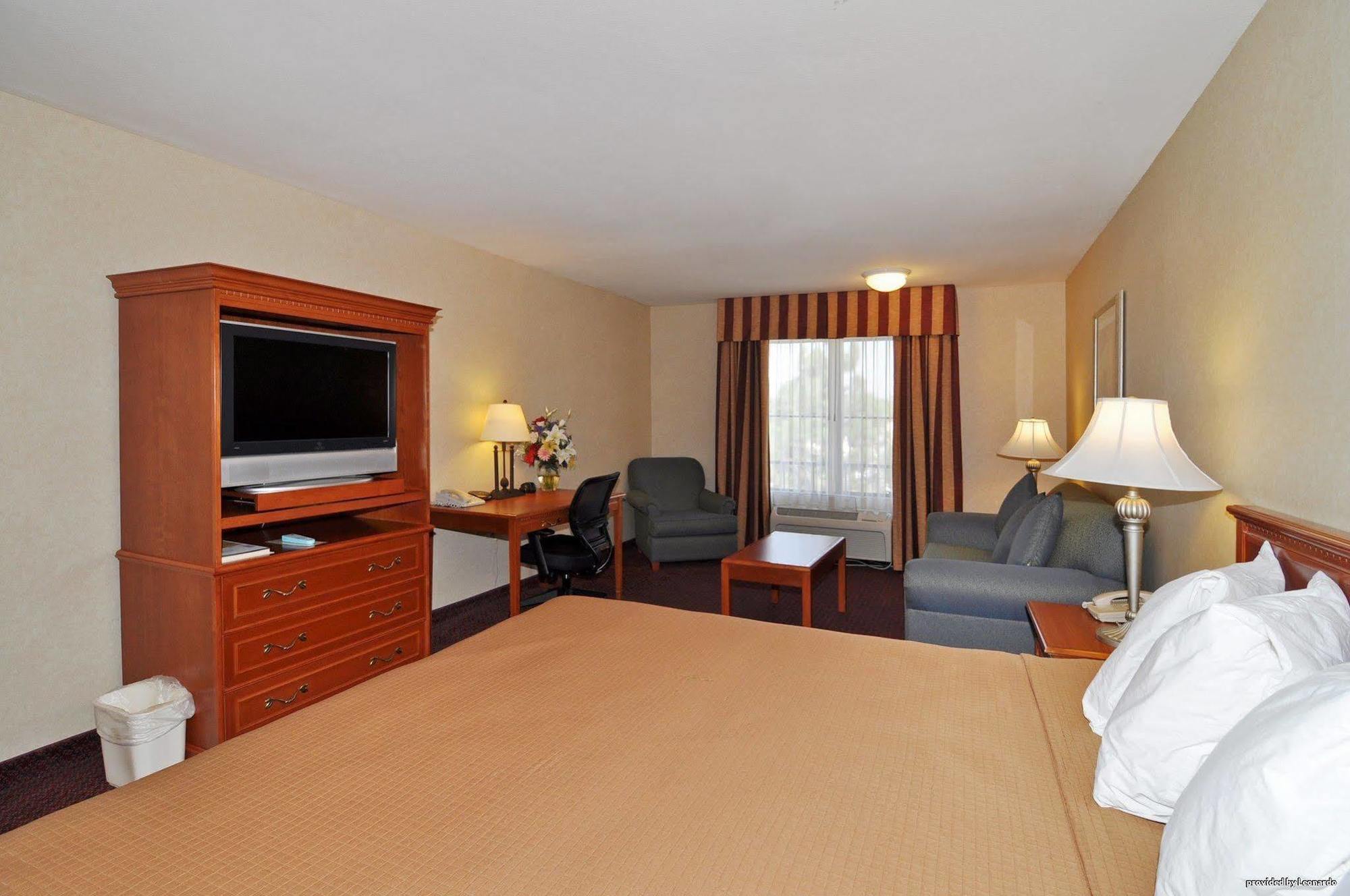 Best Western Norwalk Inn Exterior photo