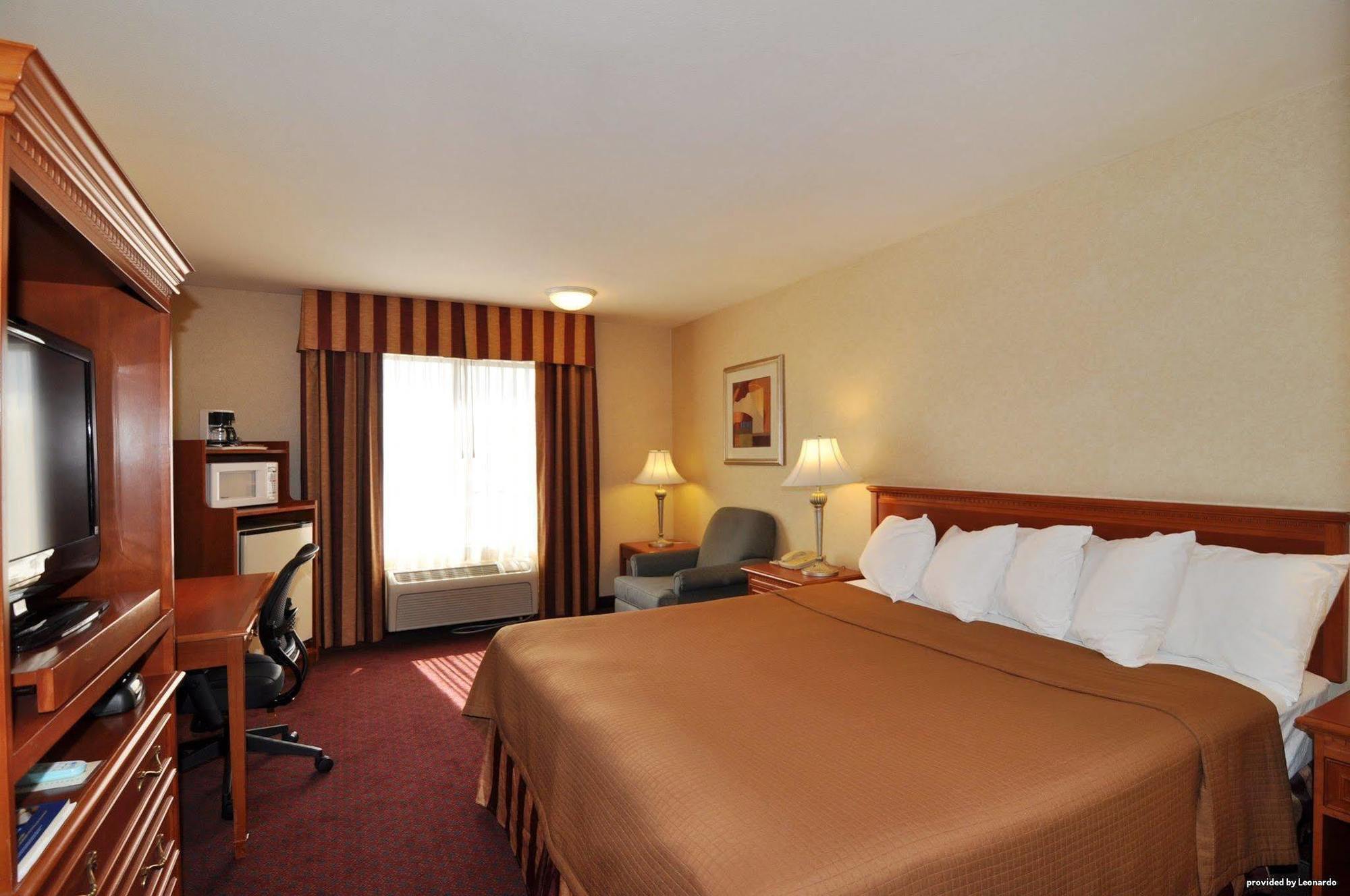 Best Western Norwalk Inn Exterior photo