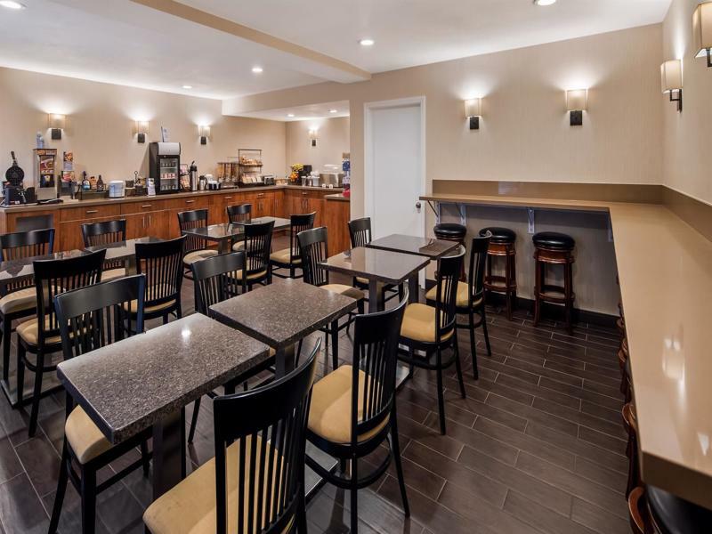 Best Western Norwalk Inn Exterior photo
