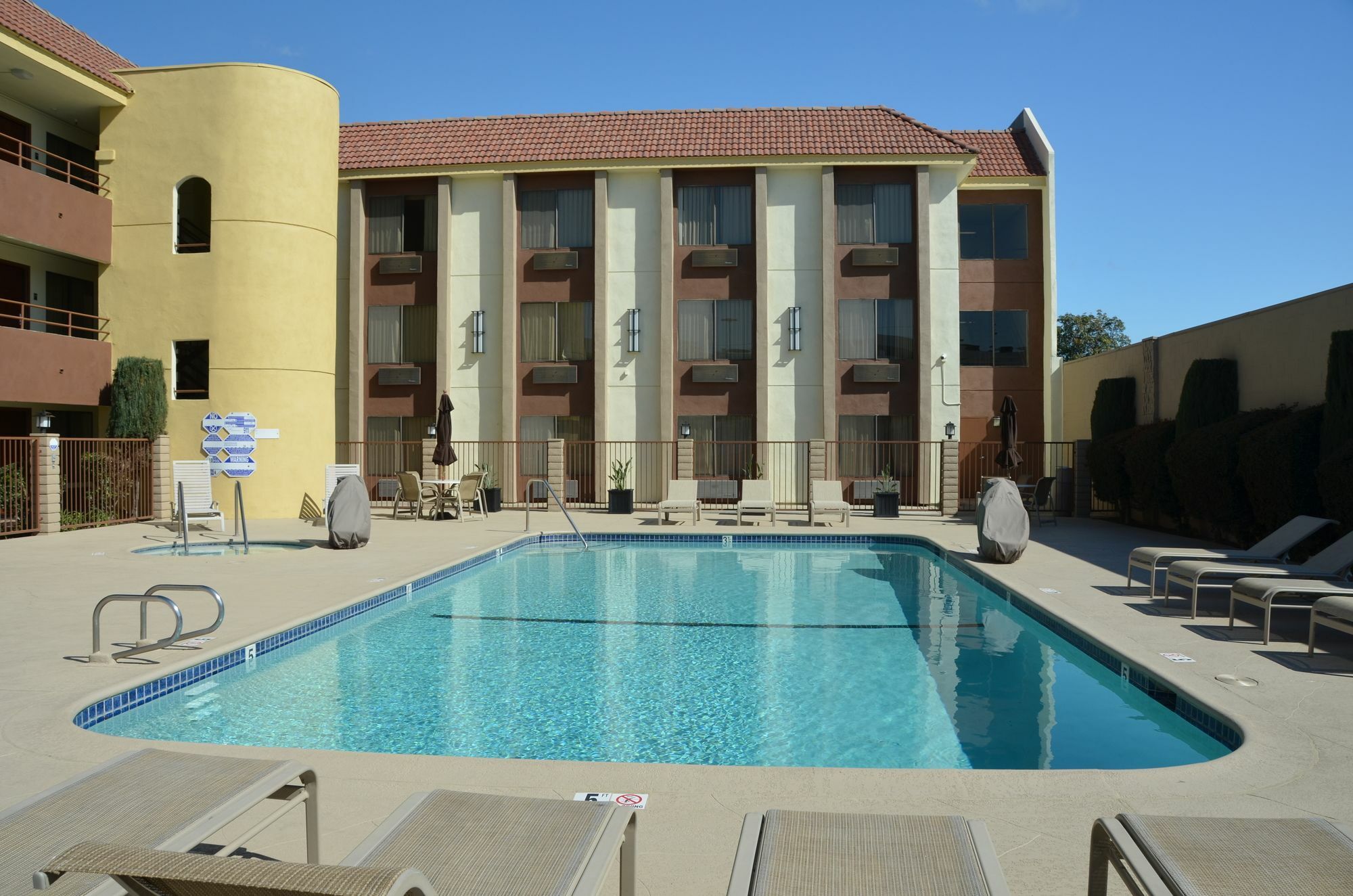 Best Western Norwalk Inn Exterior photo